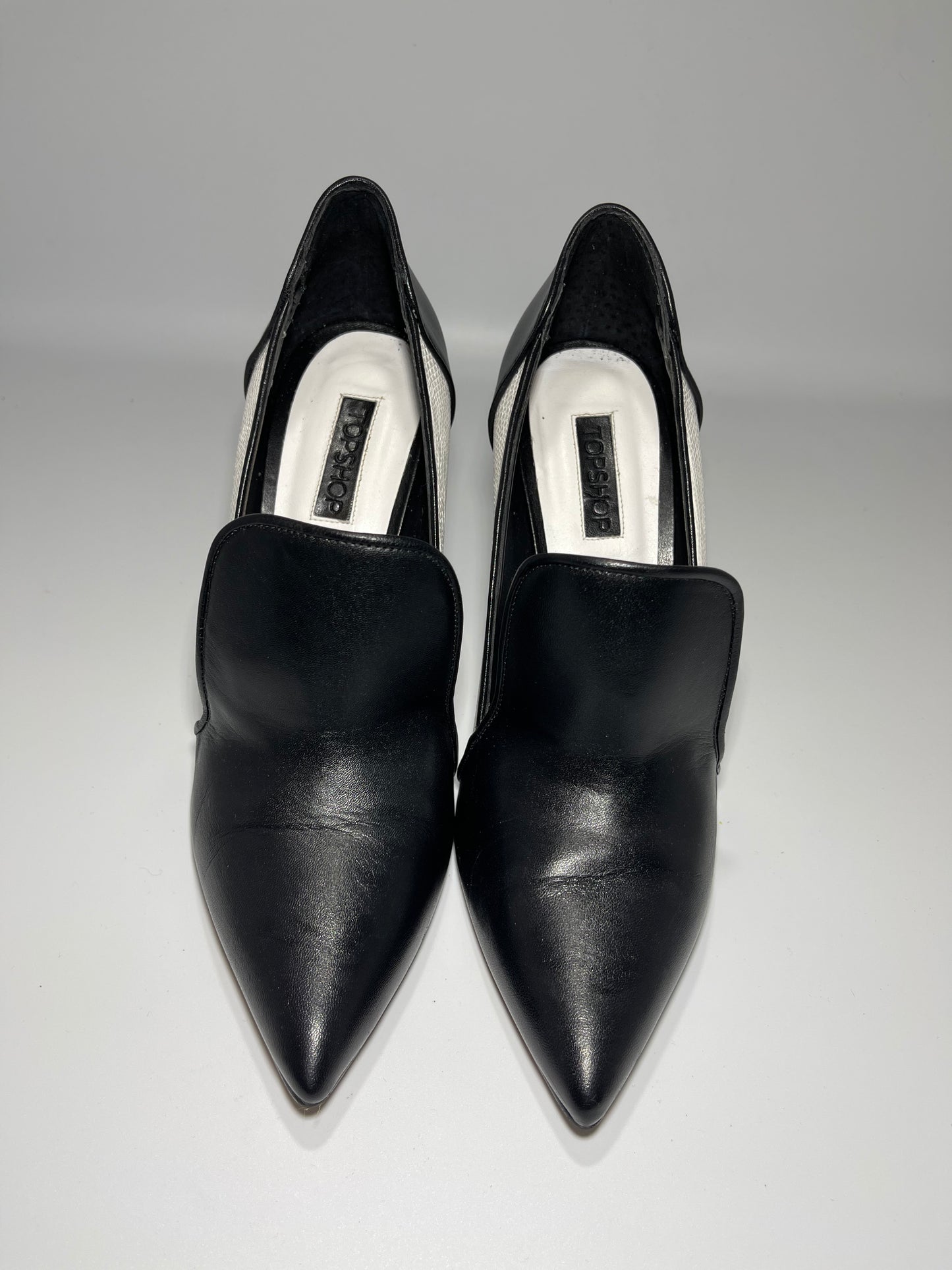 Pantofi eleganti cu toc inalt subtire alb si negru mărimea 39