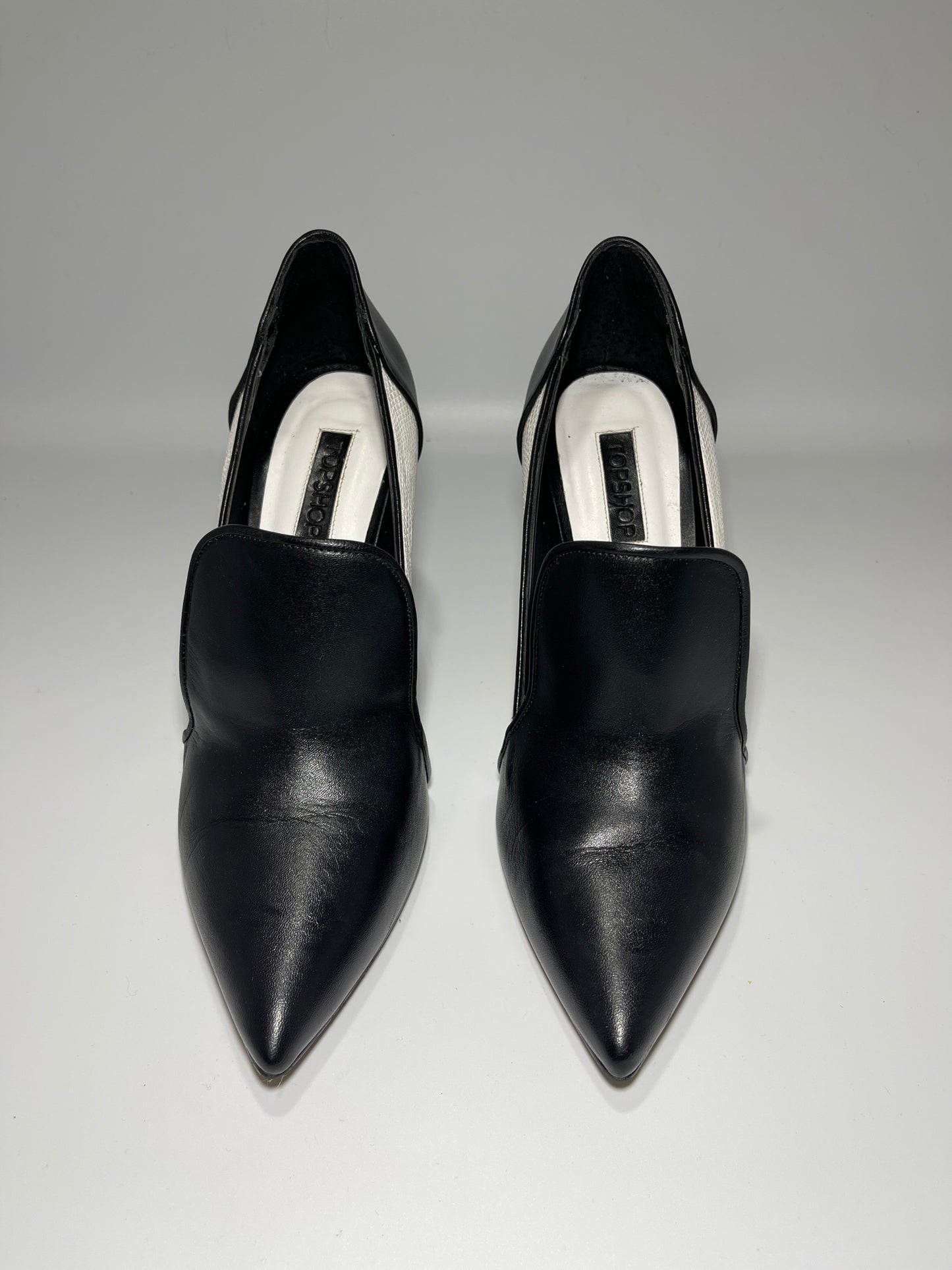 Pantofi eleganti cu toc inalt subtire alb si negru mărimea 39