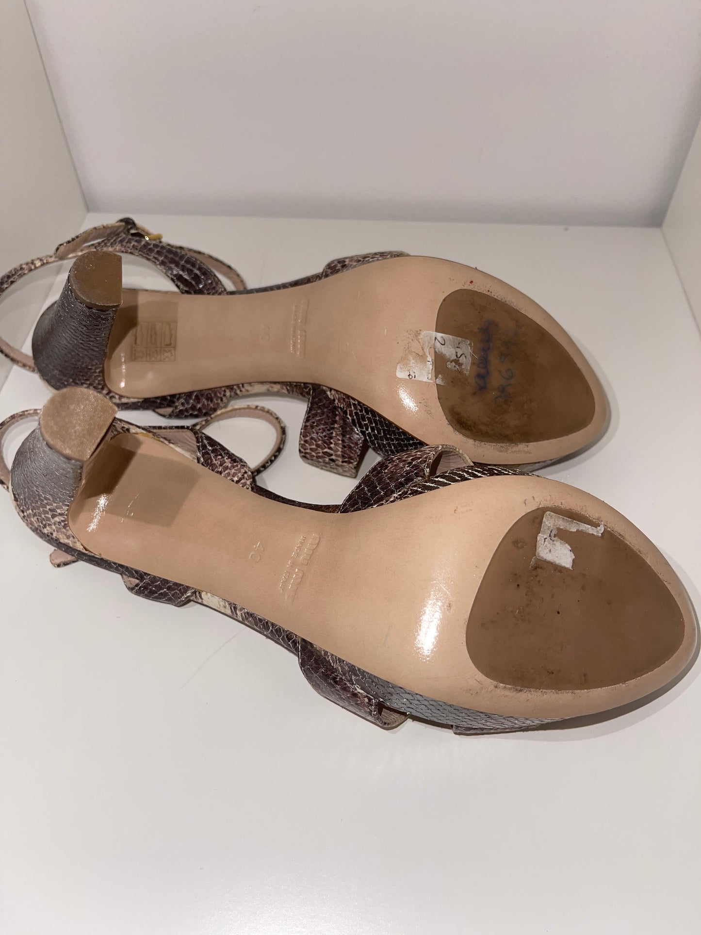 Sandale cu toc lat si platforma imprimeu sarpe marimea 40