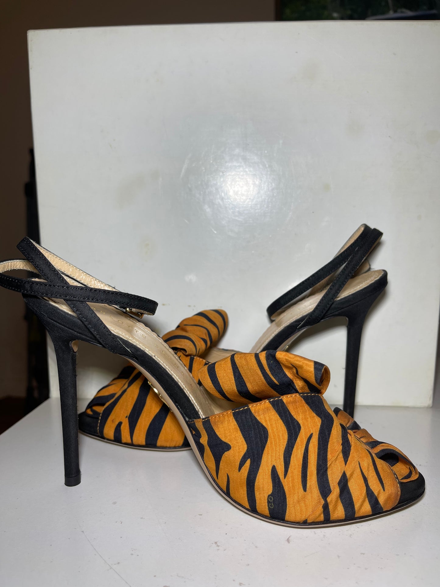 Sandale elegante cu toc cu imprimeu zebra 37.5