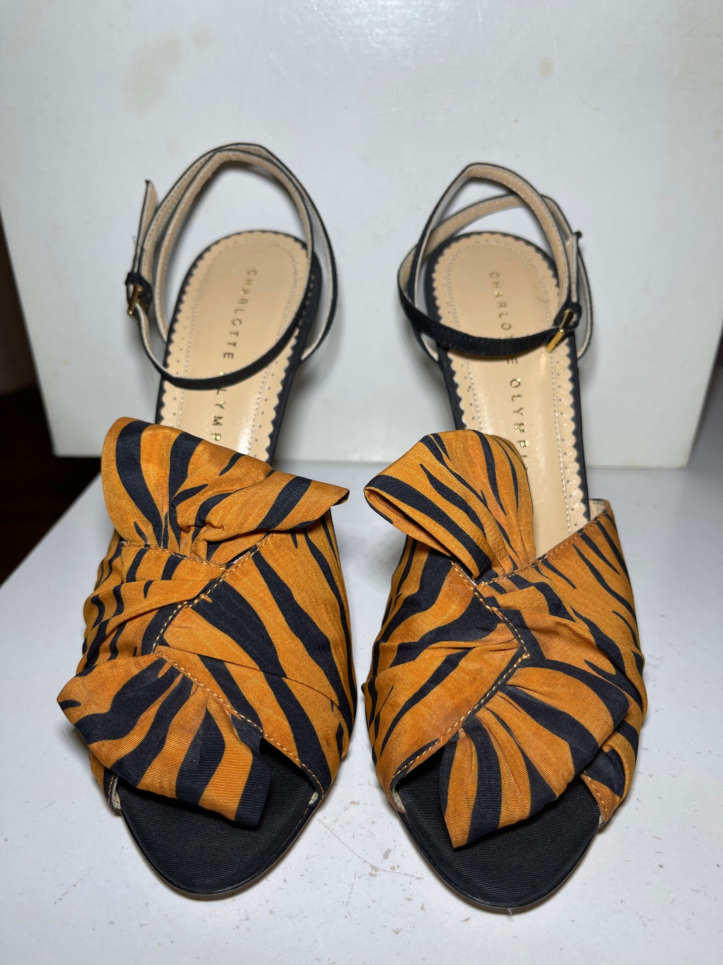Sandale elegante cu toc cu imprimeu zebra 37.5