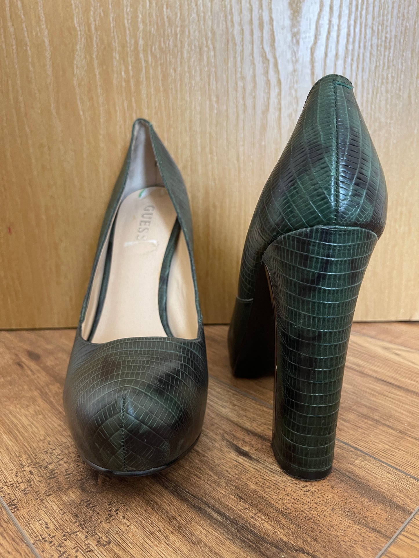 Pantofi verzi cu toc gros imitatie piele de crocodil marimea 40