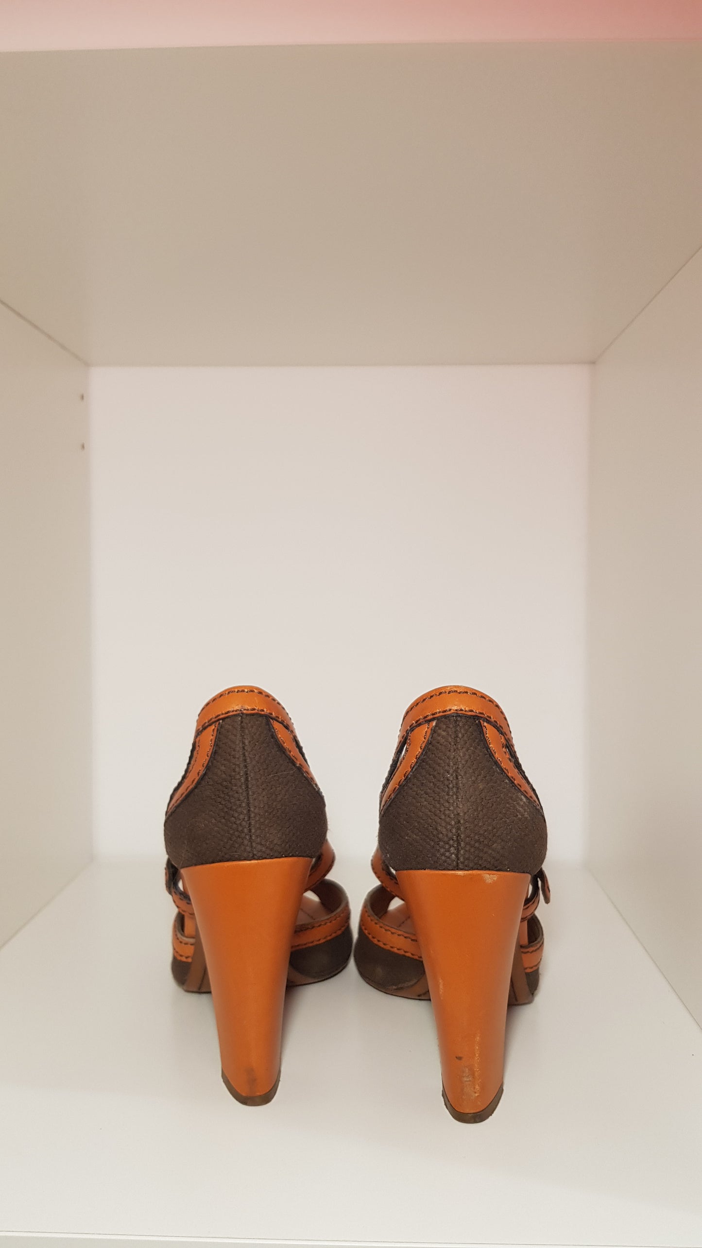 Pantofi decupati cu toc gros maro si portocaliu marimea 38.5